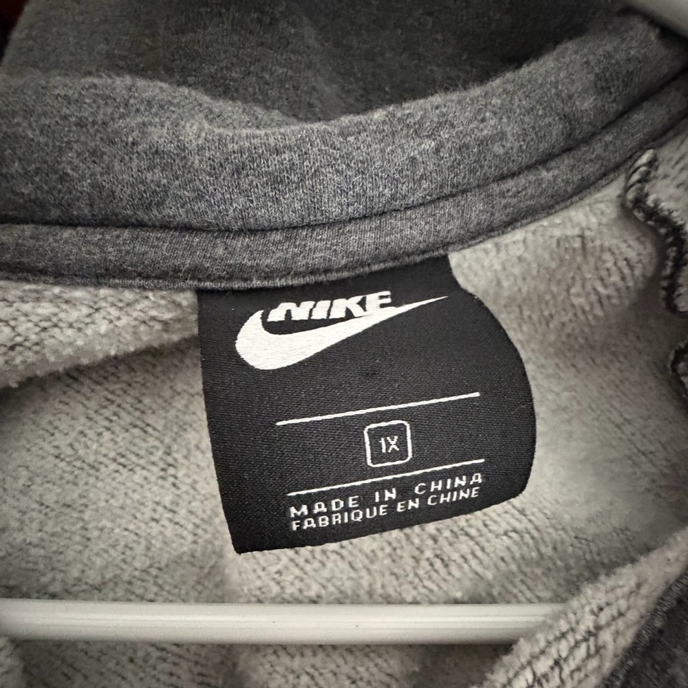 Nike Quarter-Zip Sweatshirt - Picture 4 of 6